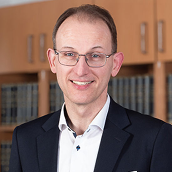 Dr. Matthias Lamann